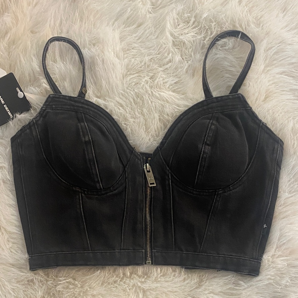 Innovare Denim Elegant Black Zippered Crop Top